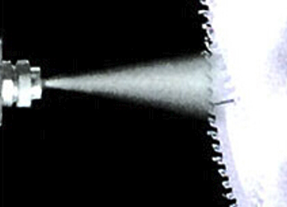 鋁材切割機潤滑微噴還是水循環冷卻？材料硬度是關鍵