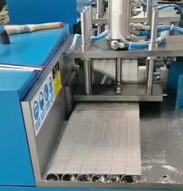 【上海】高效全自動切鋁機鋸切行程每刀節(jié)拍只要10秒