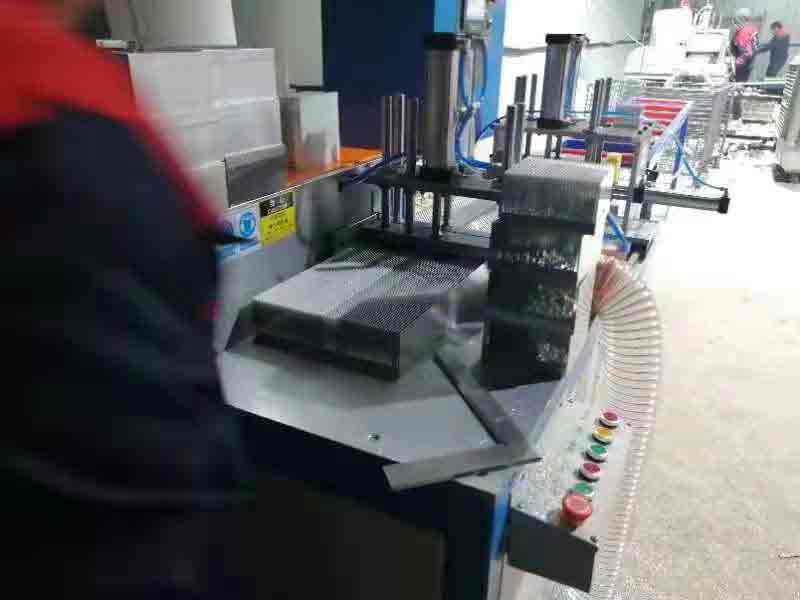 鋁型材散熱器切割最怕毛刺卷邊?帶你走進我司客戶現場