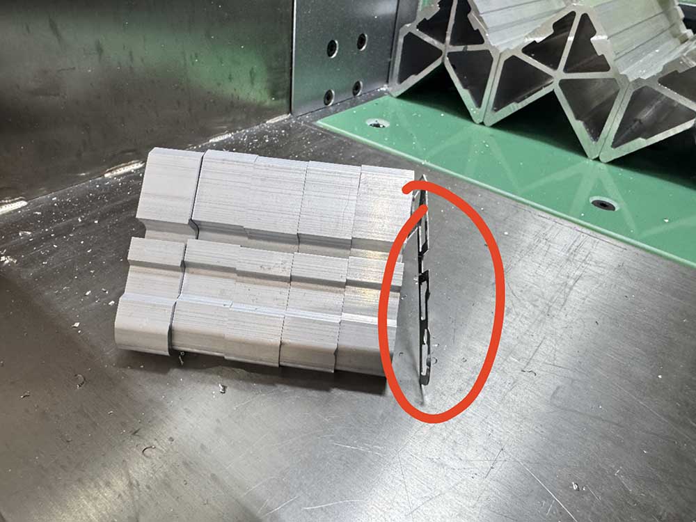 數(shù)控全自動鋁型材切割的隱形“漏洞”:尾料浪費每年吞噬行業(yè)數(shù)十億利潤 數(shù)控全自動鋁型材切割的隱形“漏洞”:尾料浪費每年吞噬行業(yè)數(shù)十億利潤