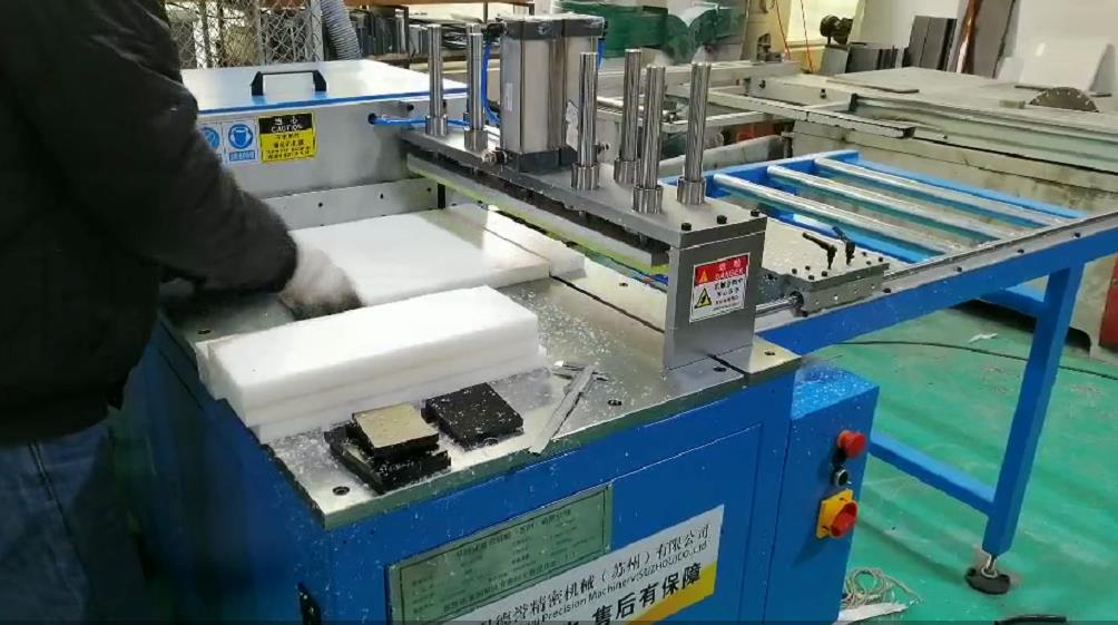 一款非常適合切割塑料PVC的型材切割機,滿足用戶需求